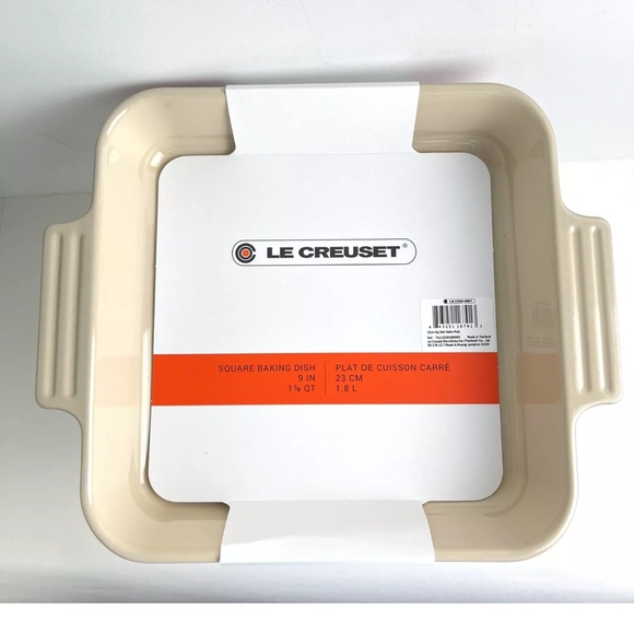 New Le Creuset 9" - 1 7/8 QT Square Baking Dish satin Pink - Picture 2 of 11